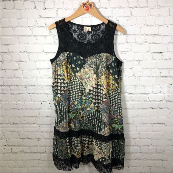 urban Renewal Floral Print Minidress w/ Lace Trim - Picture 15 of 16